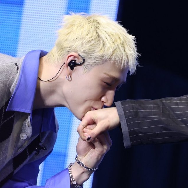 evy 🐈‍⬛ tweet media