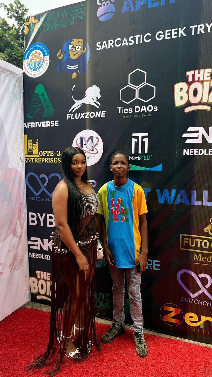 Essential tweet media