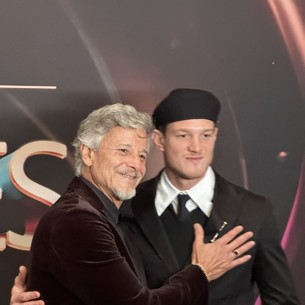 tvglobo's tweet photo. gente parece que o max finalmente resolveu criar o filho que ficou esse tempo todo sendo criado pelo tufão #MelhoresDoAno #TVGlobo #Domingão https://t.co/dOjlaIrtWJ