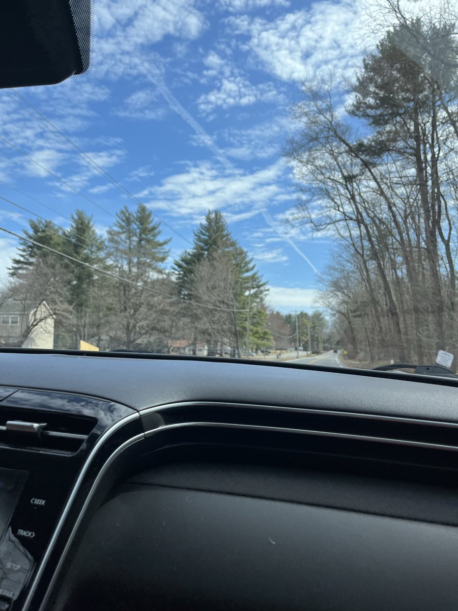 JordanaRose74's tweet photo. 3/29/26 11:45 am, Ballston Lake, NY several fresh trails and active spraying. #chemtrails #stopsprayingus @RenzTom @TheGeoFight_com https://t.co/R1HsXsJjm1