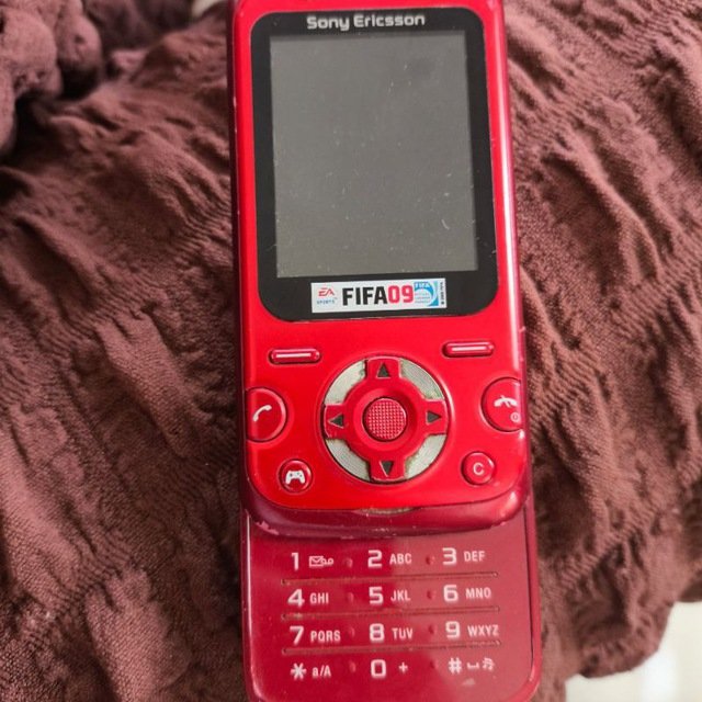 LobainaSilot's tweet photo. @Cypher1984 Ese era una joyita de la Ericsson 🥰 pero la tecnología tiene su época y debemos ir al lado de ella o al menos intentarlo jeje yo aún conservo este como recuerdo. #SonyEricsson https://t.co/TPFfbTOuWk