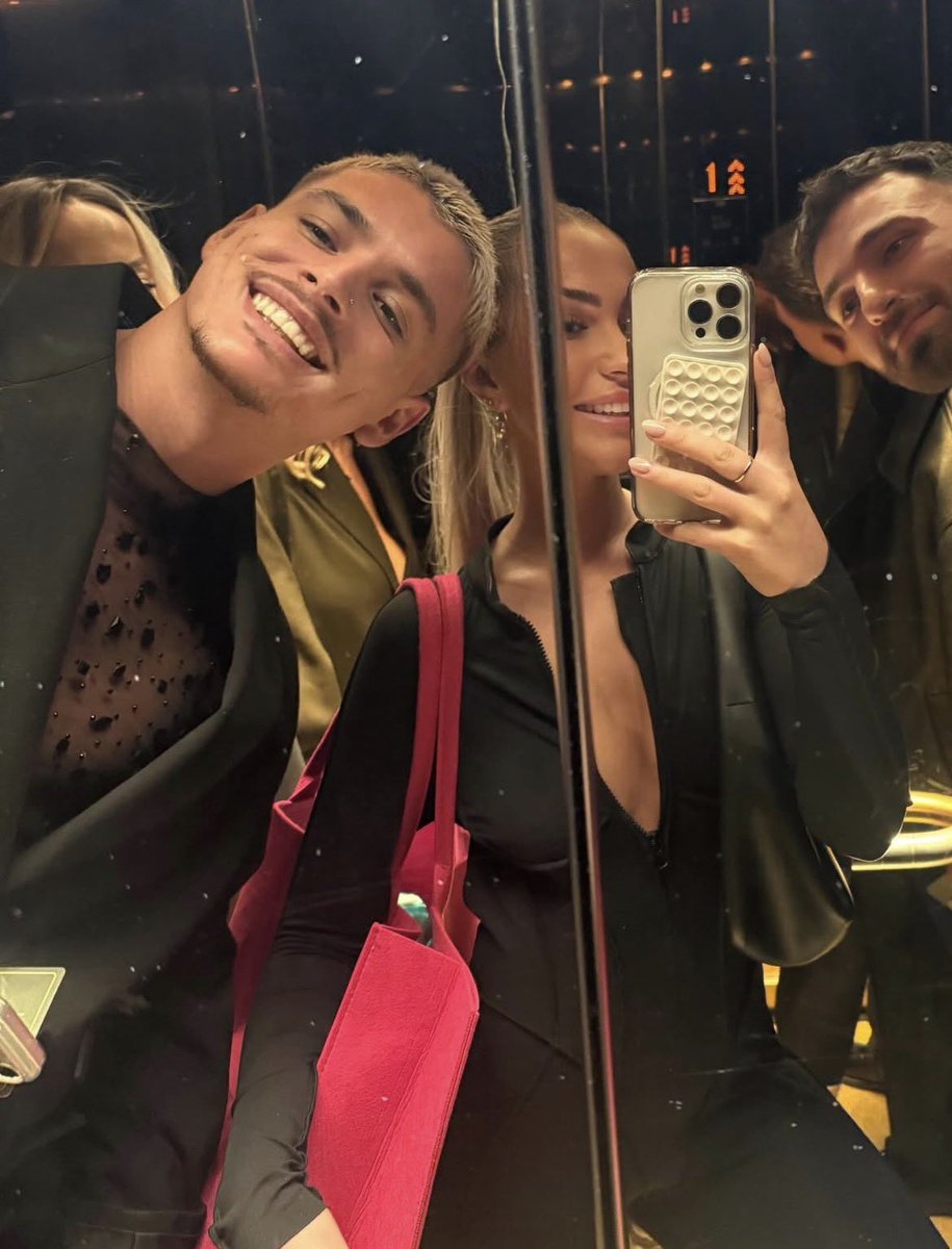 Elaaa✨ tweet media