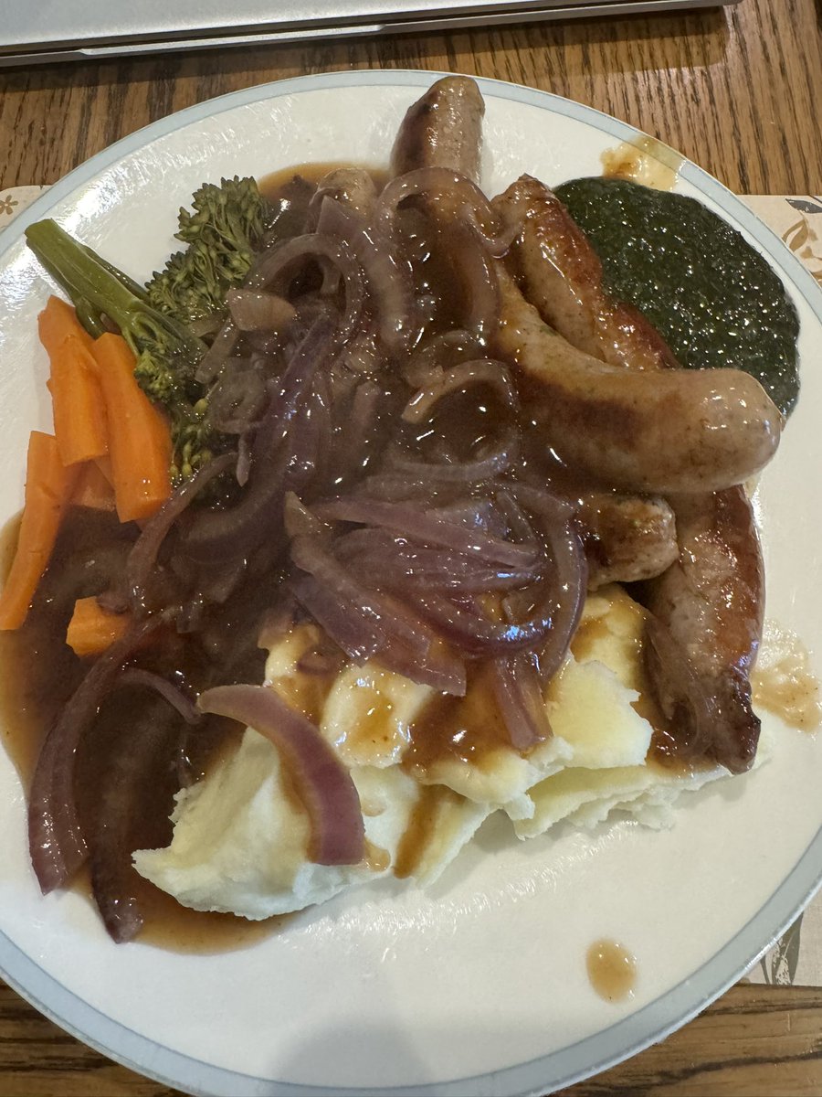 TheMoustacheCop tweet media