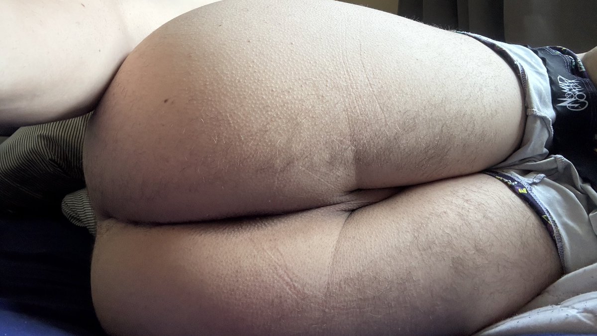 MinWoof3's tweet photo. chat do i have cake https://t.co/oAO4G7ayFM