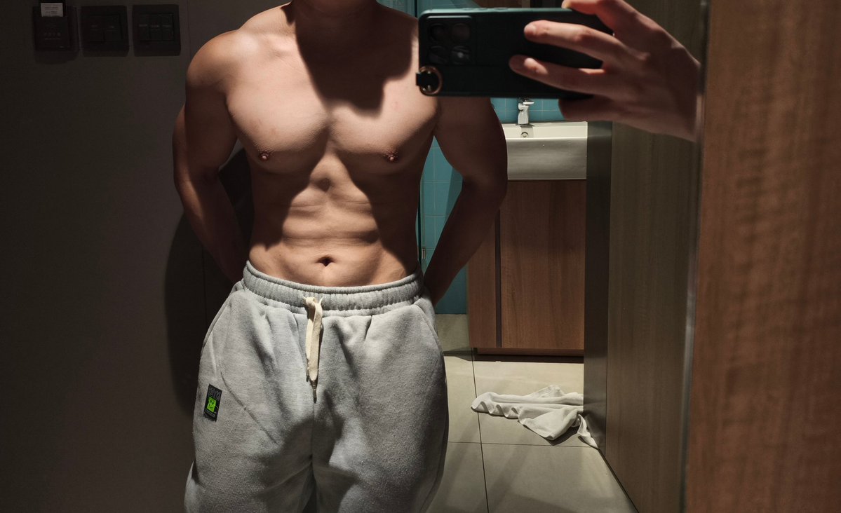 tryapple1 tweet media