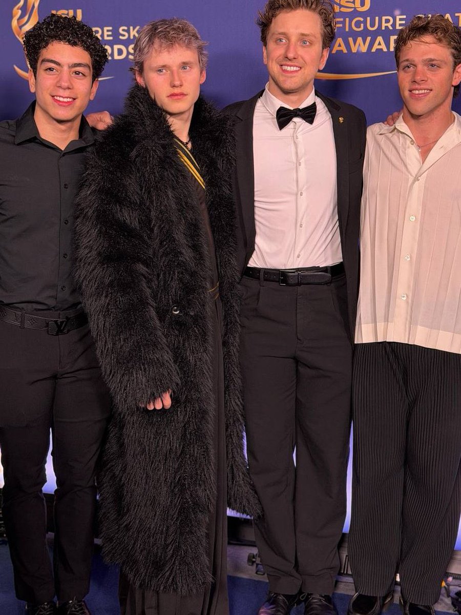 let’s play GUESS THE DRESS CODE