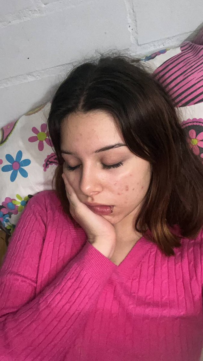 DifferentGirlrl's tweet photo. Dimanche fin de semaine, ma soeur et moi on a décider de régaler tout ceux qui vont RT et commenter "cadeau" https://t.co/AdTSiyzHwj
