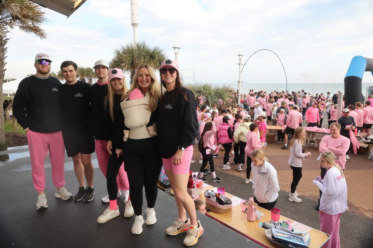 k5k_run's tweet photo. Applications for the KRA Memorial Scholarship are available until July! Learn more on the Scholarships tab on our website (https://t.co/r29jo1nUxD)and help us spread the word to those who may be eligible! #k5k2026 #scholarships https://t.co/nqtJB93XuA