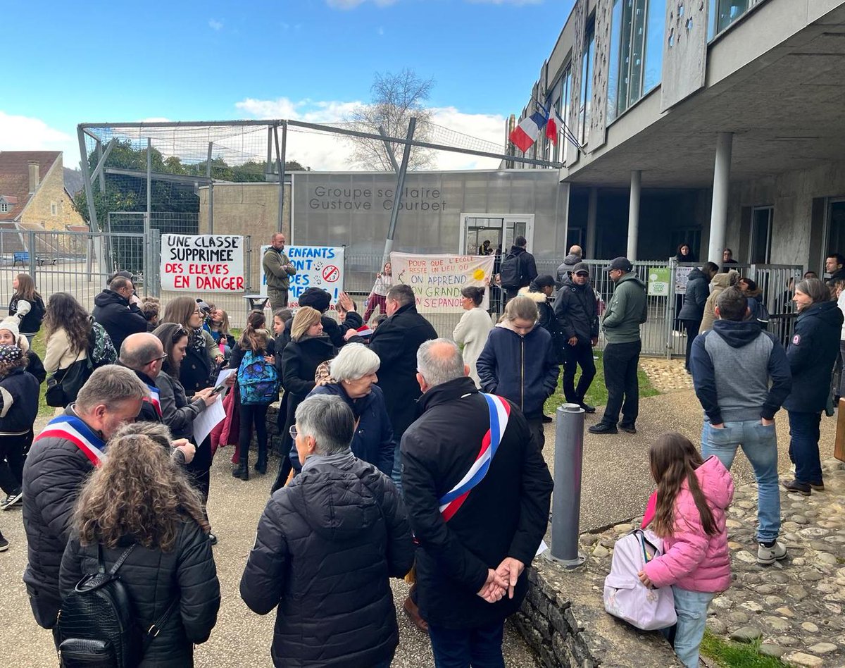 Villages FM tweet media