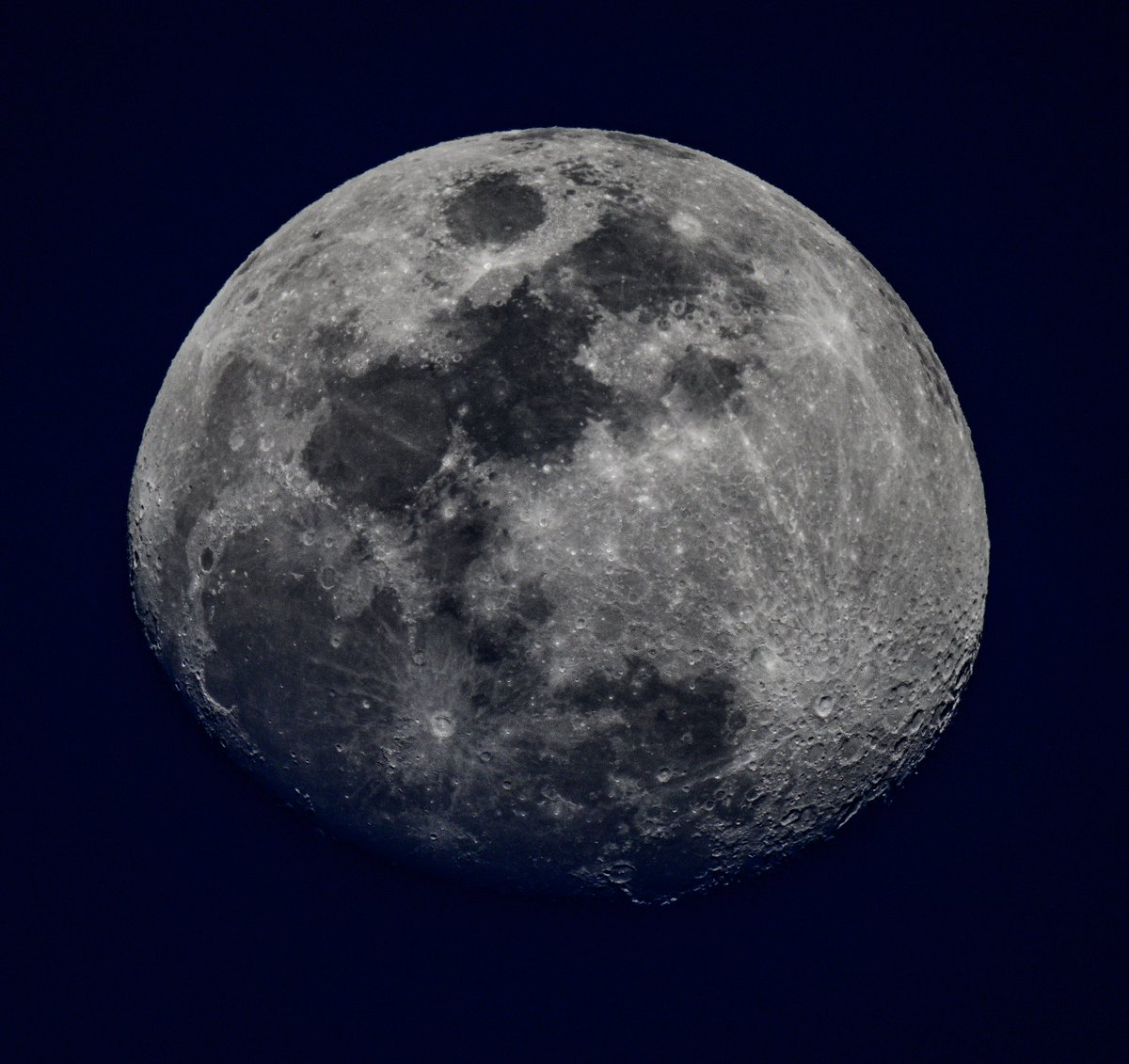dparody's tweet image. Watching all the talk about Artemis and having seen Project Hail Mary yesterday got me looking to tonight's fantastic moon! #moonsighting #gibraltar