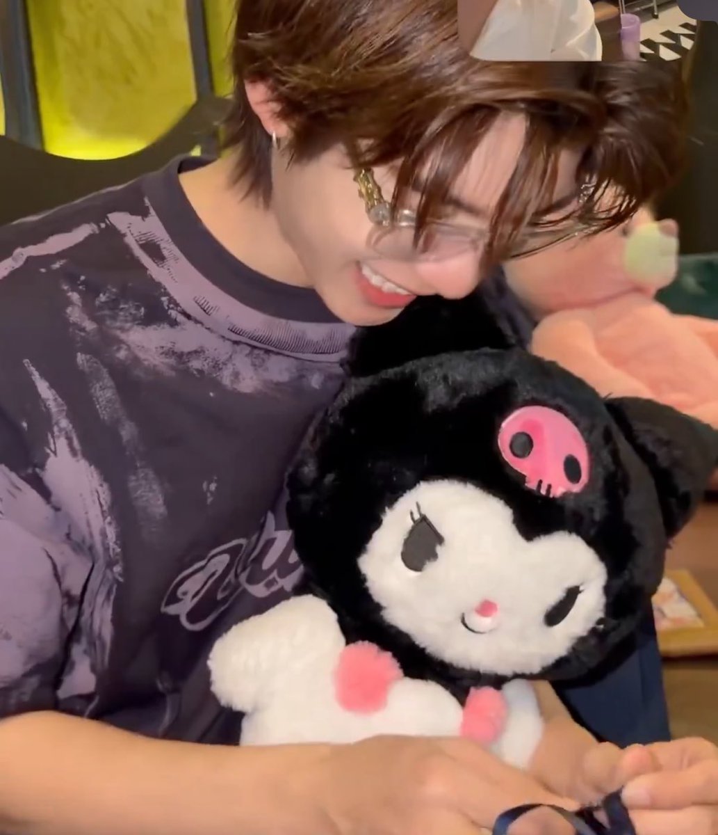 iris 🍎 tweet media