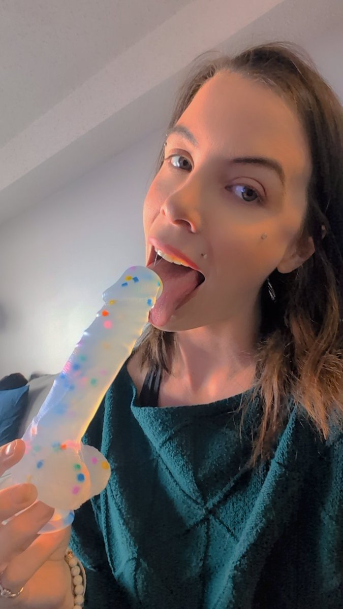 Lady Orchid tweet media