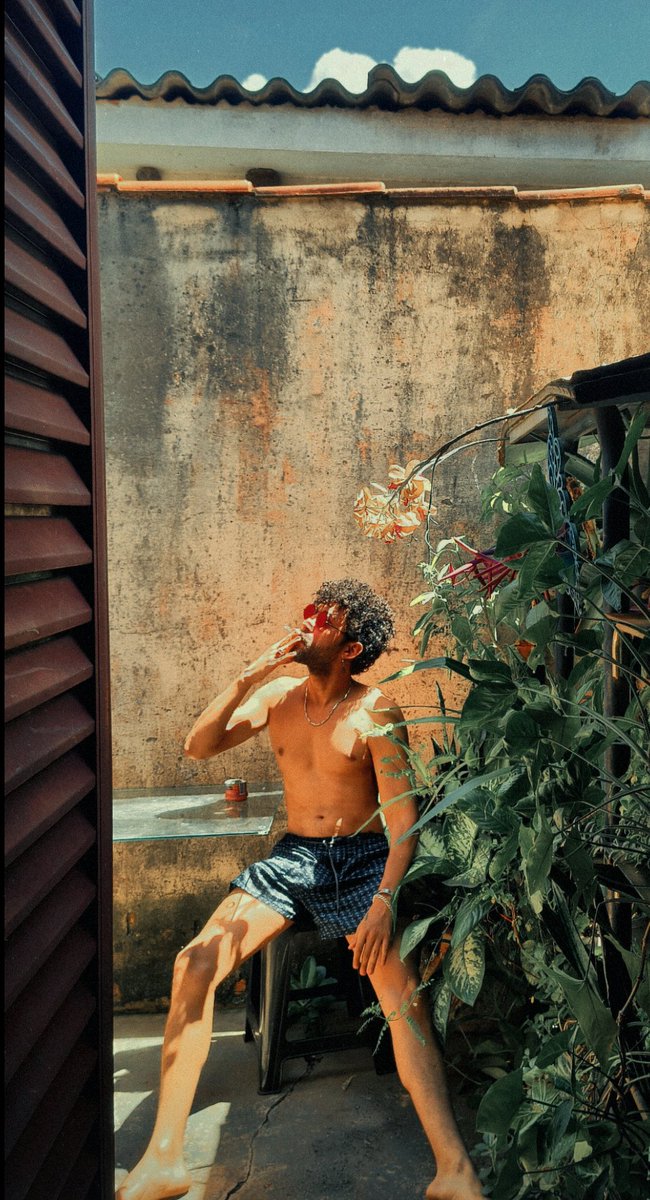 eu não estou interessado em nenhuma teoria