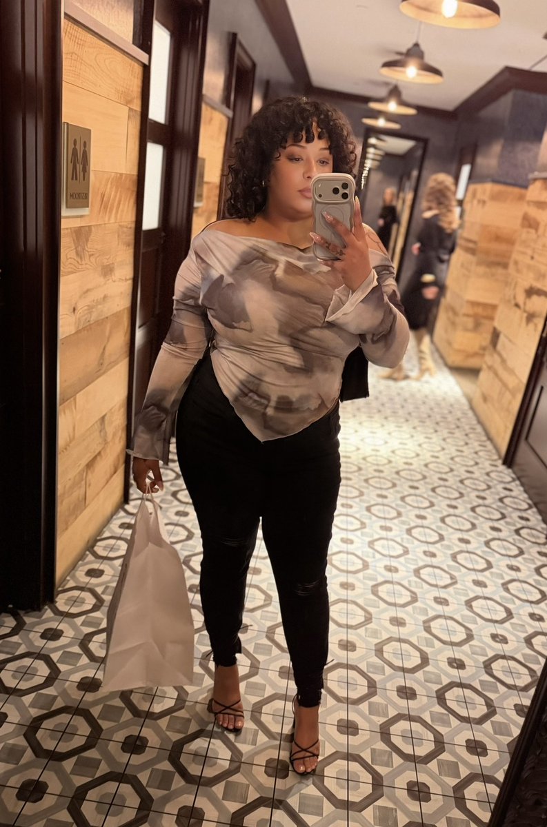 _LeShuan's tweet photo. Top Shelf 🧚🏽‍♀️ https://t.co/BPeERFVKqE
