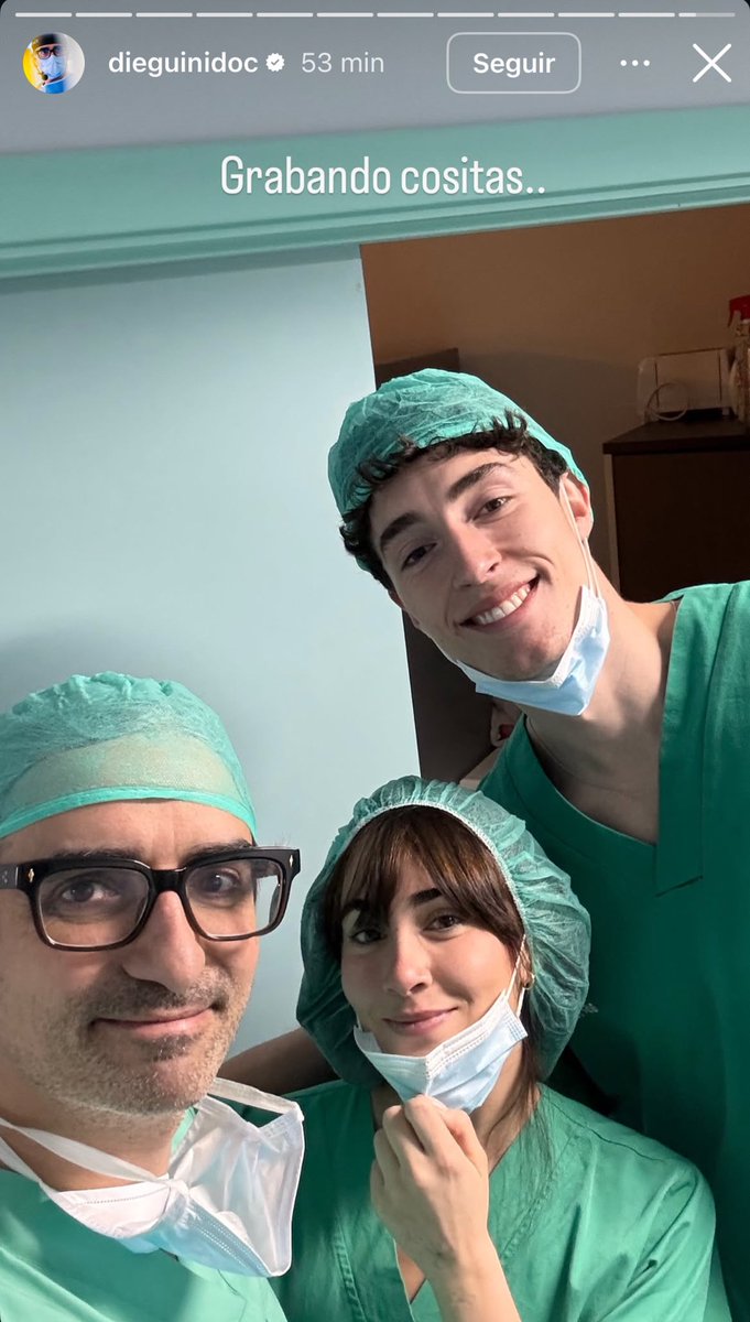 AitanaGlobal's tweet photo. Aitana aparece con Plex en la ultima story del cirujano Diego González.

“Grabando cositas…” https://t.co/n2oTC3tSKJ