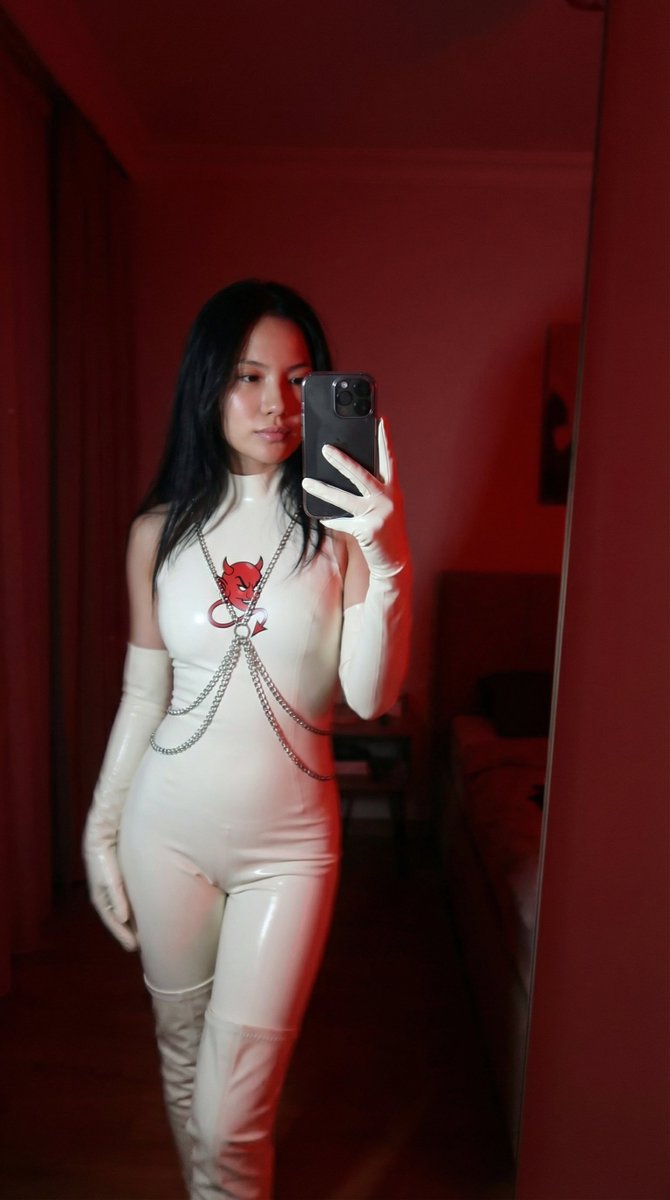 Selena Monroe tweet media