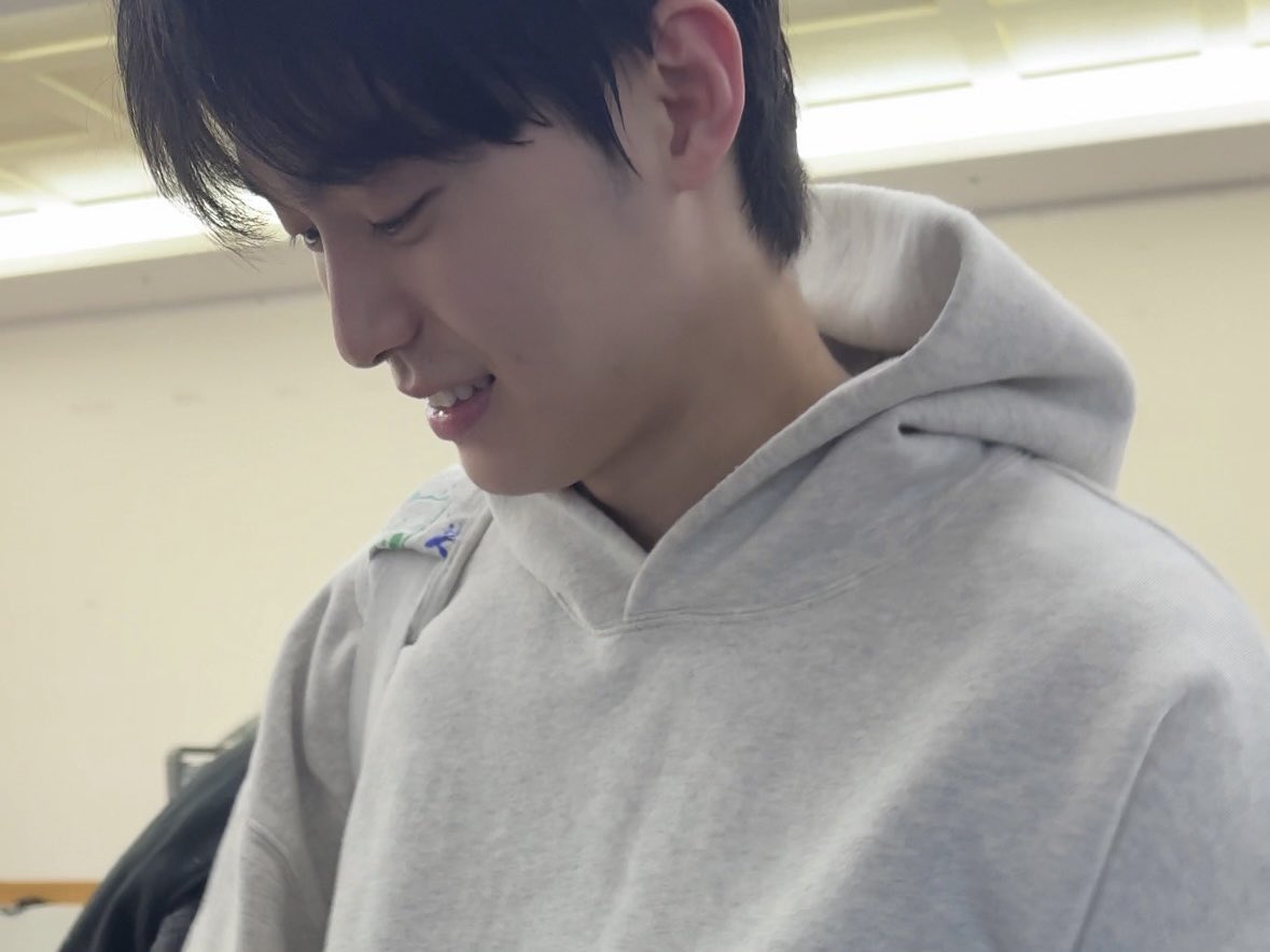 여름이 tweet media