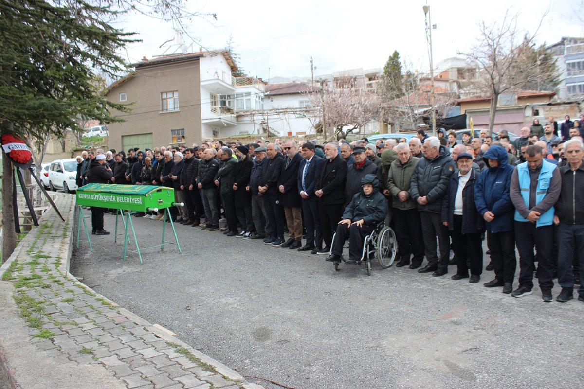İl Başkan Vekilimiz Ahmet Yiğit, İl Disiplin Kurulu Başkanımız Ulaş Çalıkuşu ve il yöneticilerimiz; geçmiş dönem il yöneticilerimizden Murat Özkebapcı’nın babası merhum Yaşar Özkebapcı’nın cenaze törenine katıldı.
