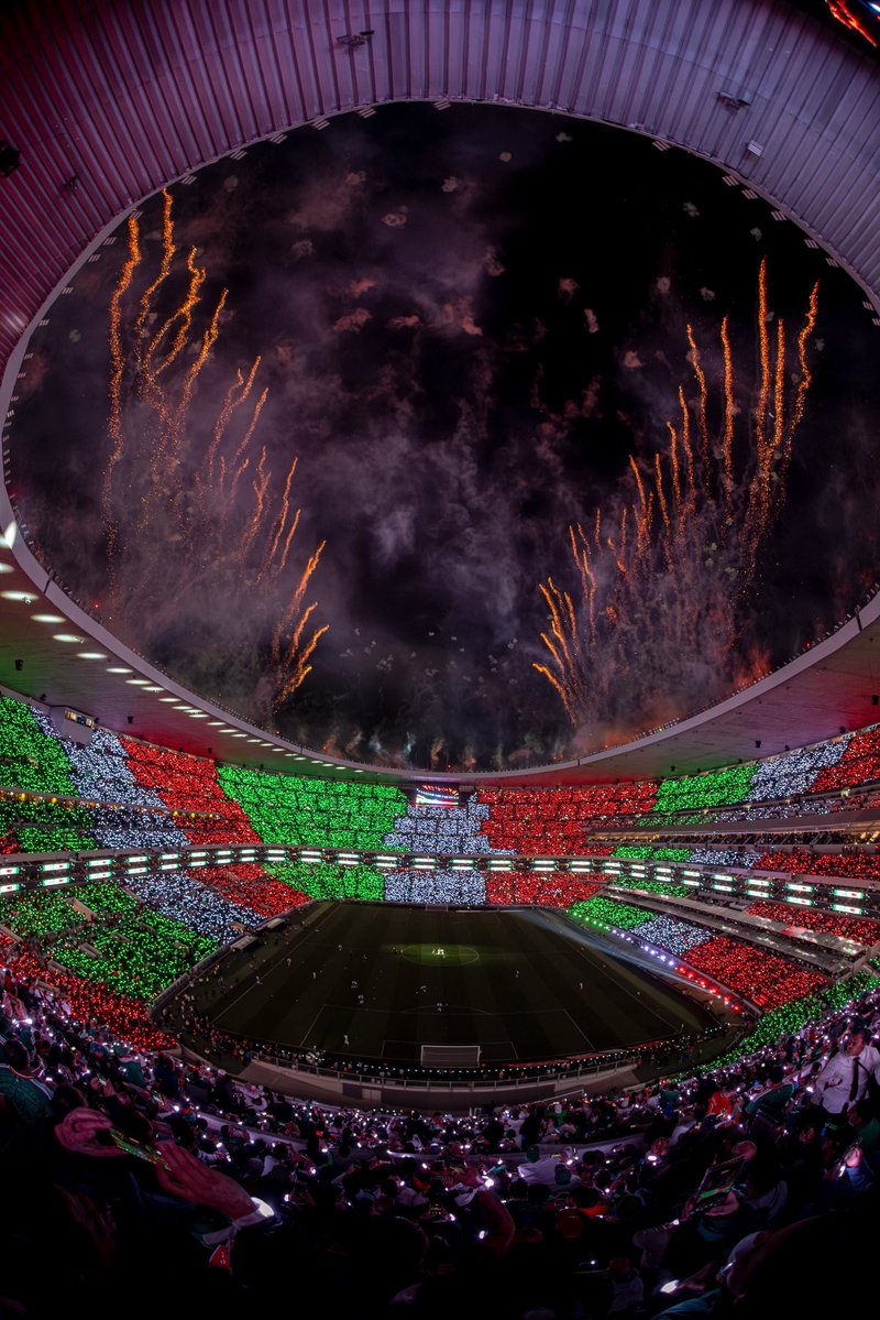 𝕊𝕋𝔸ℕ𝔻 𝕐𝕆𝕌ℝ 𝔾ℝ𝕆𝕌ℕ𝔻 👊 tweet media