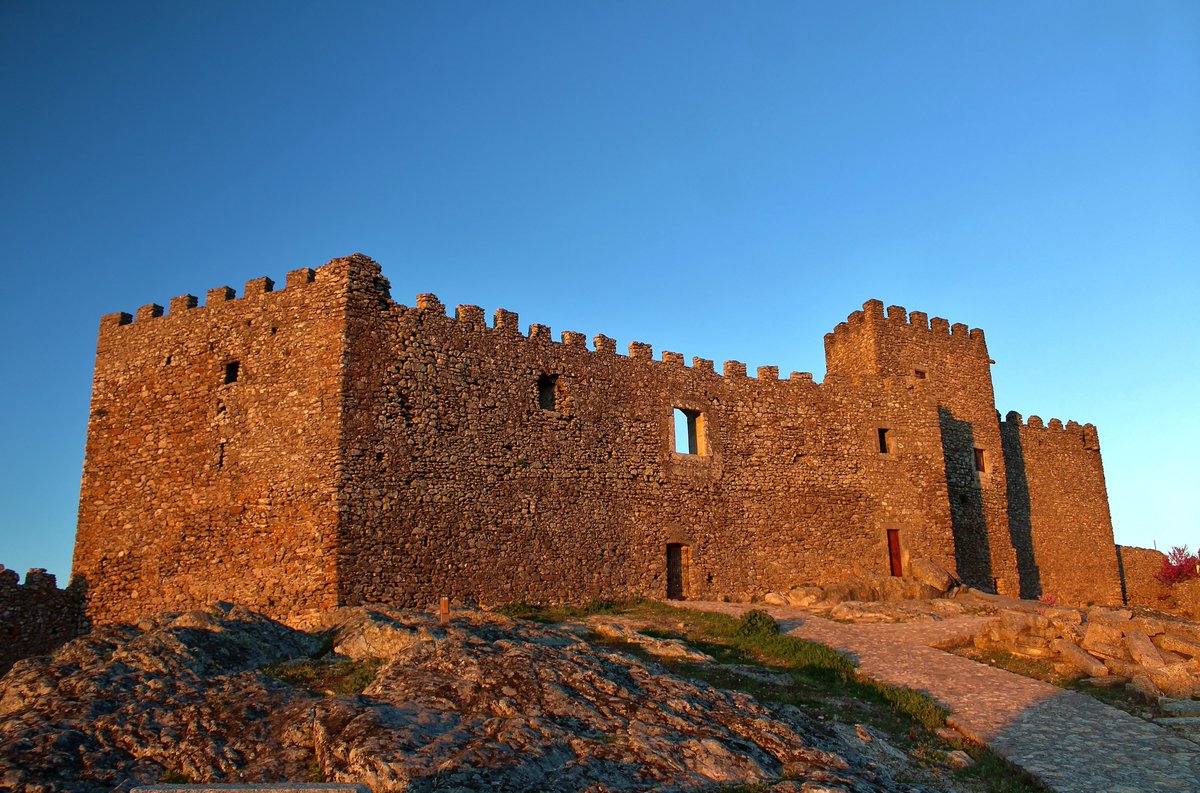gjescudero's tweet photo. #Castillo🏰 de #Montánchez (#Cáceres), siglos XII-XIII.

#BalcónDeExtremadura. https://t.co/fG0buooN6Q
