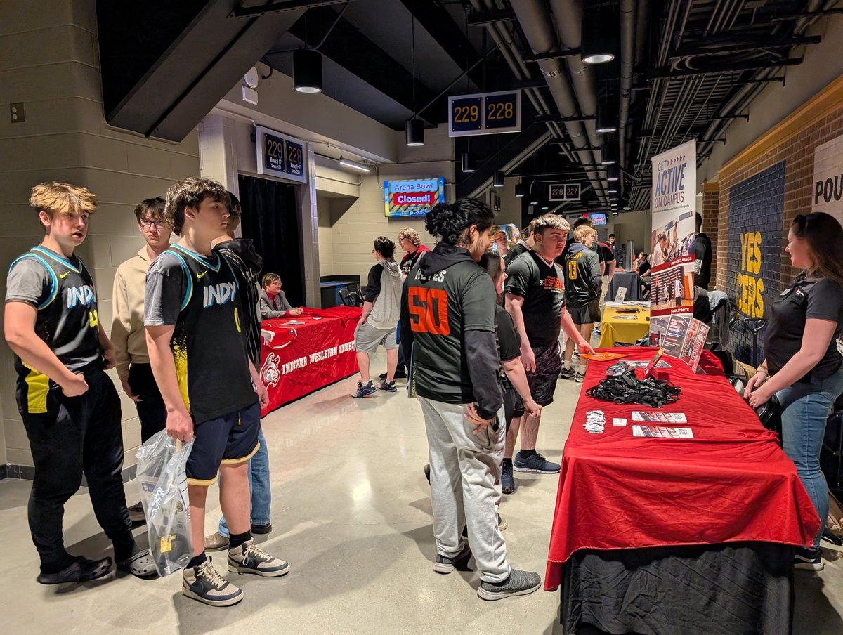 EsportsIndiana's tweet photo. We're having fun here at the IEN x Pacers Esports Night at Gainbridge Fieldhouse!  Thanks to our partners, @Pacers @gravitygamingpc @our_forte https://t.co/j0yNsbJqSw