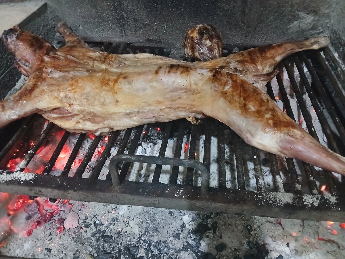 adeleonr's tweet photo. @FRomeroAstros domingo de cabrito, saludos y los escuchámos https://t.co/a03N2JBviu