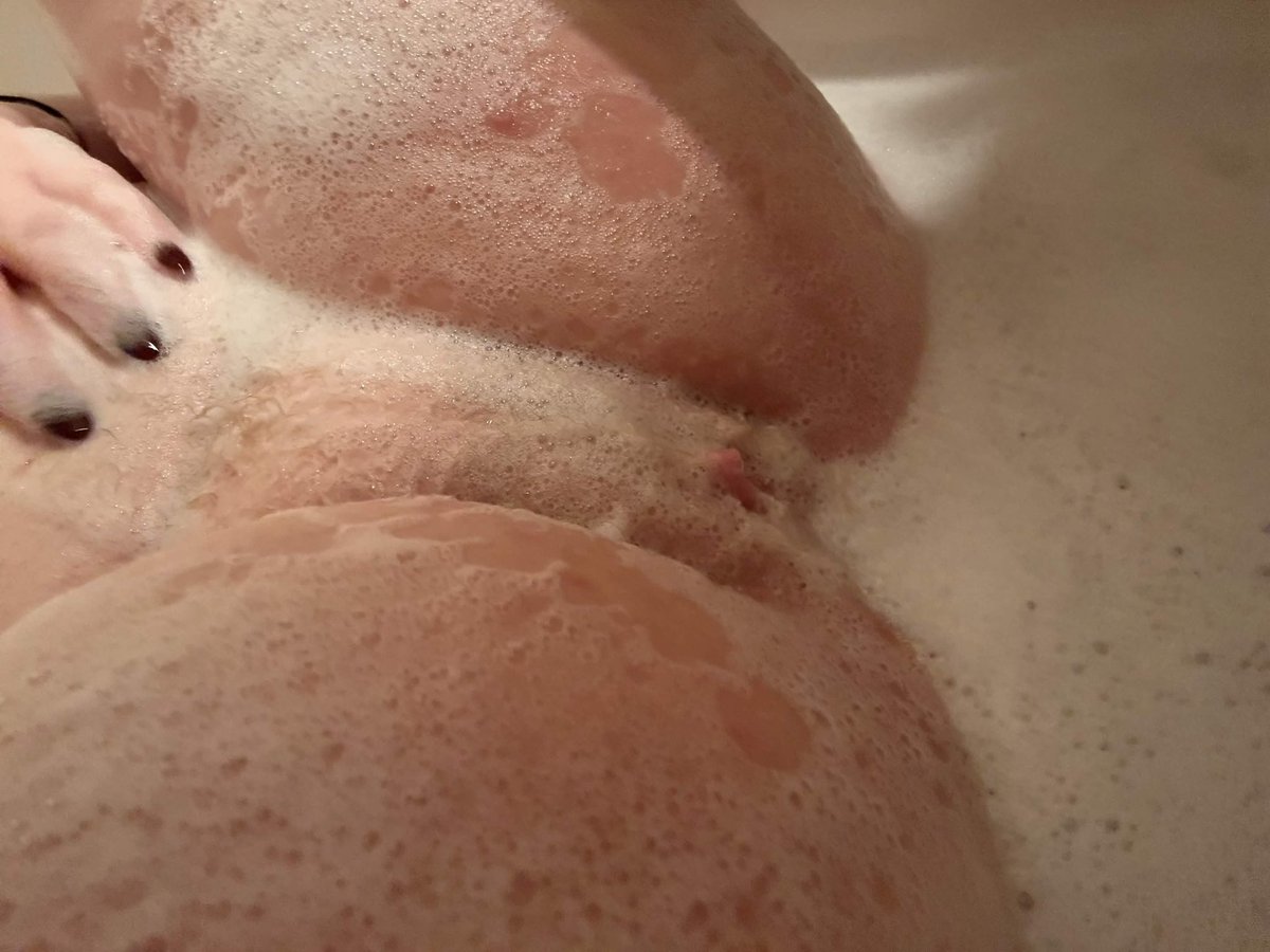 Honey 🤍 B-DAY APR 1 tweet media