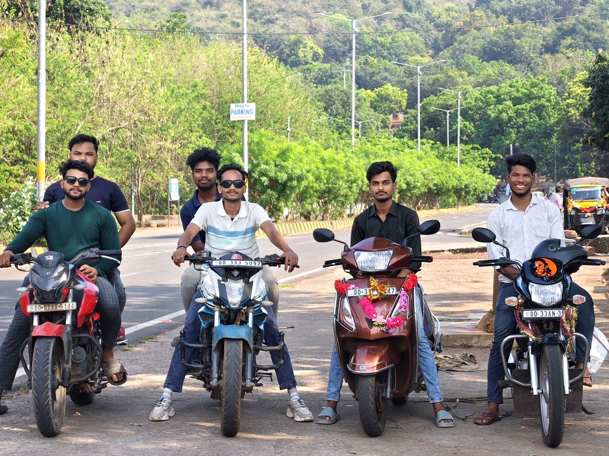 onechinu's tweet photo. happiness squad 😊 𐦂𖨆𐀪𖠋 .
#friendsvibes #baruneihill https://t.co/MCAQQNHwmu