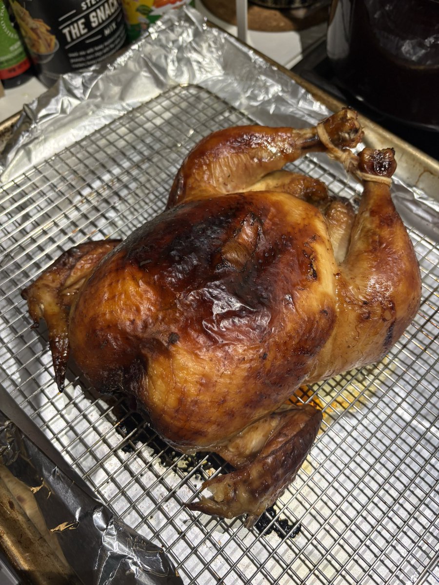 BadLemur1's tweet photo. @suzukitaitou Steak looks great!
Is there room for appreciating a good roast chicken as well? https://t.co/Ncrum37KZZ