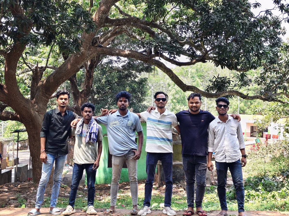 onechinu's tweet photo. happiness squad 😊 𐦂𖨆𐀪𖠋 .
#friendsvibes #baruneihill https://t.co/MCAQQNHwmu