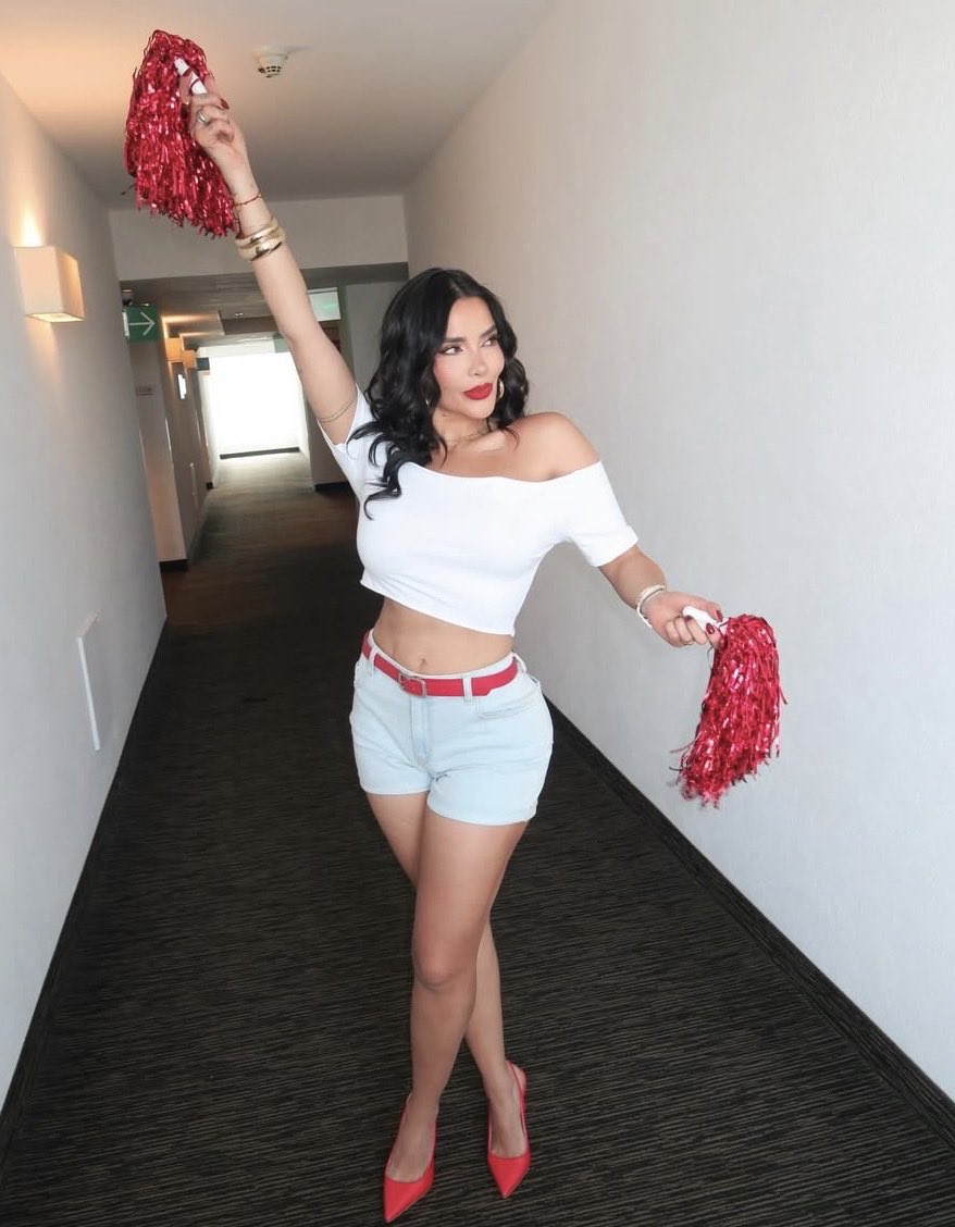 Quiero felicitar a <a href="/dania_mdz/">Dania Mendez</a> que se habré paso como parte del elenco de presentadores al mundial , el resultado de enfoque trabajo y brillo único que la caracteriza,que mejor regreso a las pantallas haciendo lo que te gusta la mejor 💜 <a href="/TUDNMEX/">TUDN MEX</a> <a href="/LaJugadaTUDN/">La Jugada</a>