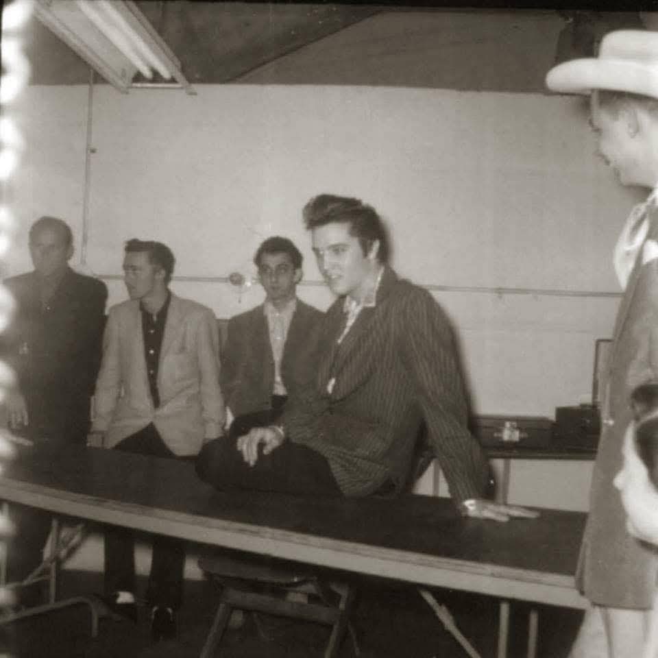 Dєภเรє 💜 Cคђ๏๏ภ 🇬🇧 tweet media