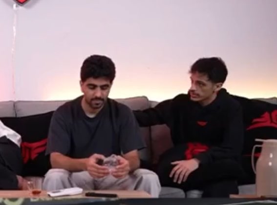 ‏TU FATIMA 🐅 | #هنودي_4مليون tweet media