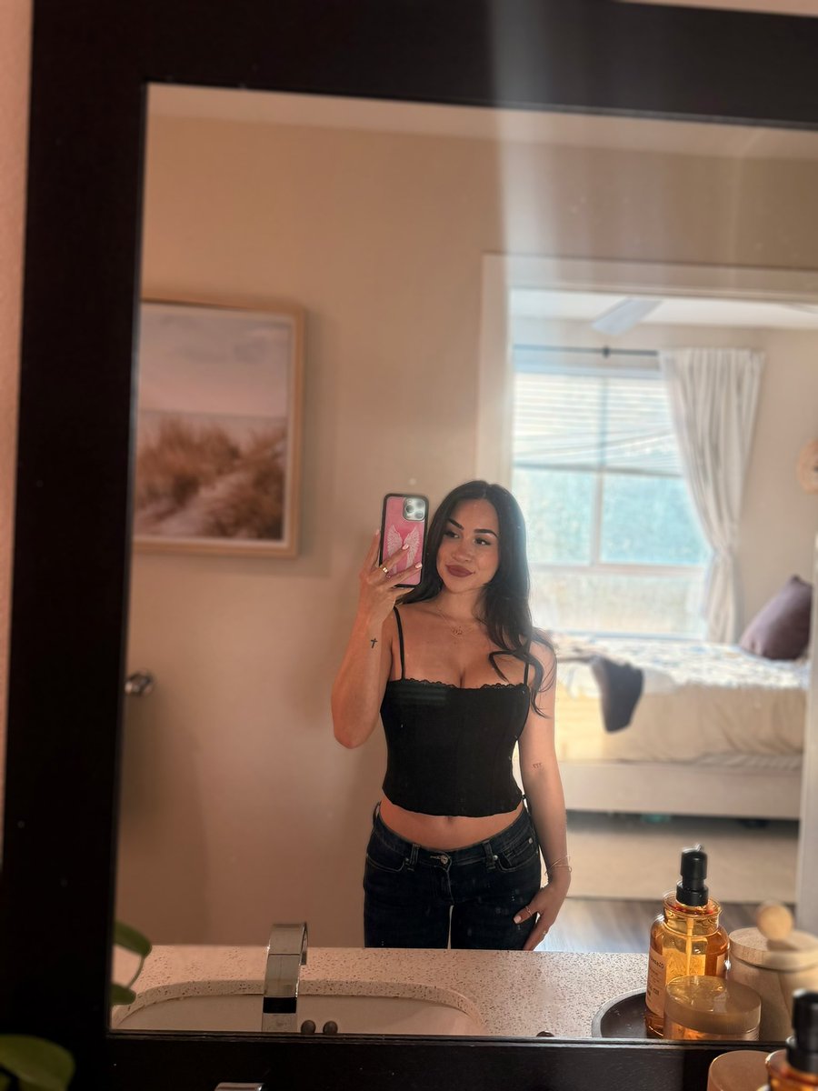Skyee 🍒 tweet media