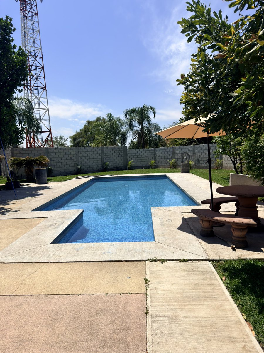 HOTEL Y MOTEL BURGOS tweet media