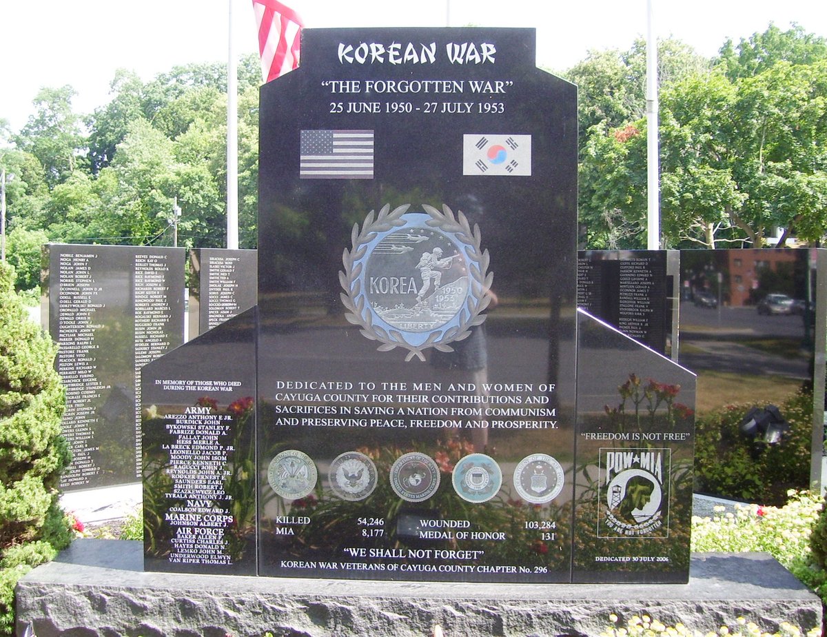 𝖓𝖎𝖓𝖊 🕯 tweet media