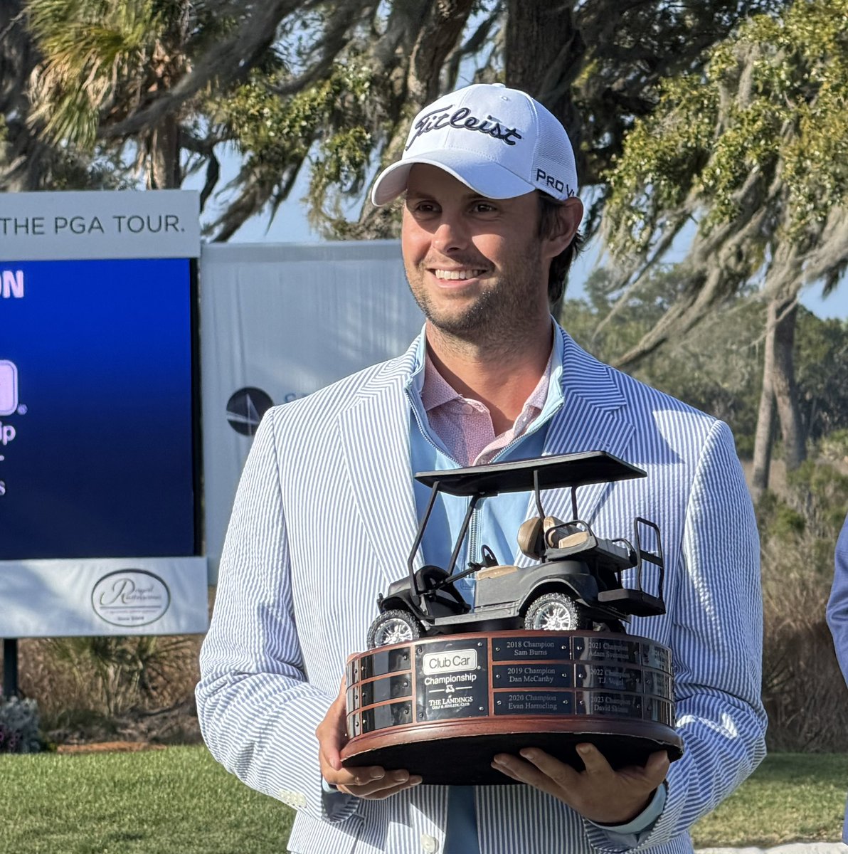 Zach Fox tweet media