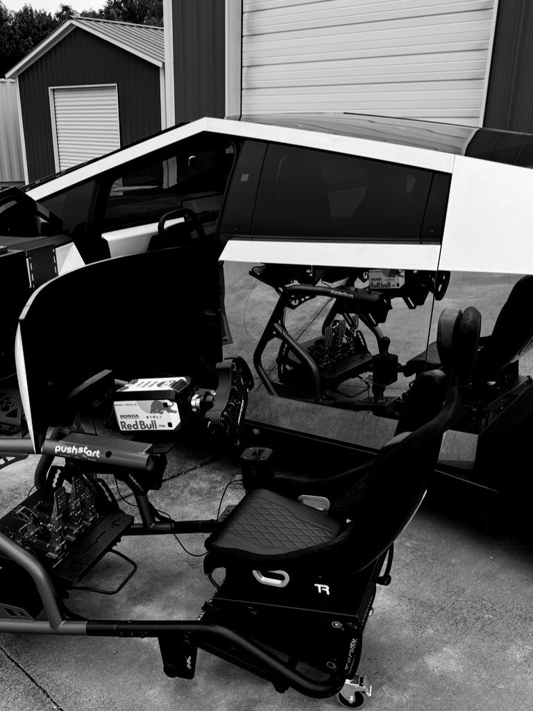 Pushstart Simulators tweet media