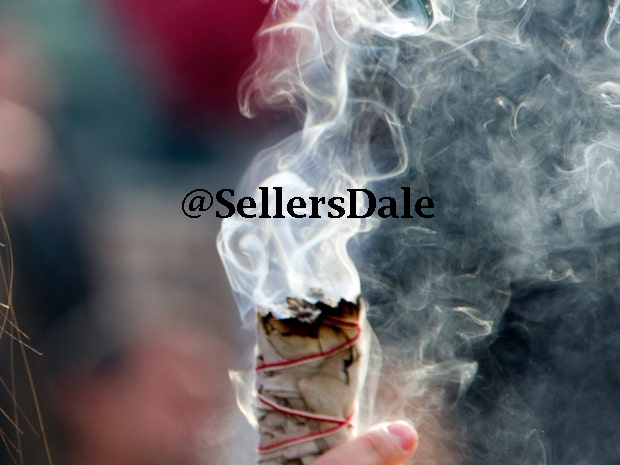 SellersDale's tweet image. You can #clear the #space in your #home or #office through #fengshui, burning #sage, or other #energy #healing methods. If you’re not sure what to do, seek out a qualified #holistic #practitioner. Visit dalesellers.com today! #haunting #ghost #cleanse #intuition #psychic