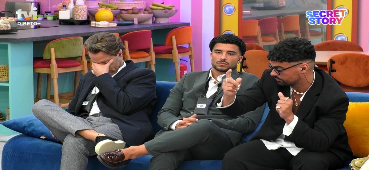 Eu sempre que esta mongolóide abre a puta da boca #sstvi