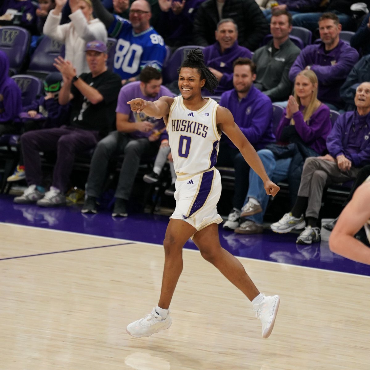 Washington Men's Basketball tweet media