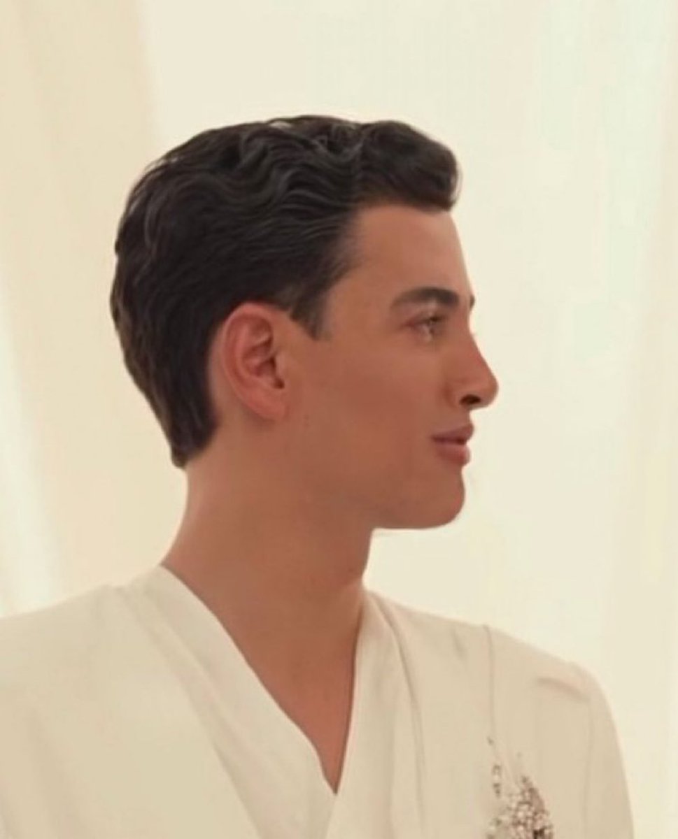 DISASTERLIBRA's tweet image. i got so misandric off that tequila i guess… 
(btw no el tal fr*do editado pareciéndose a ollie bearman)