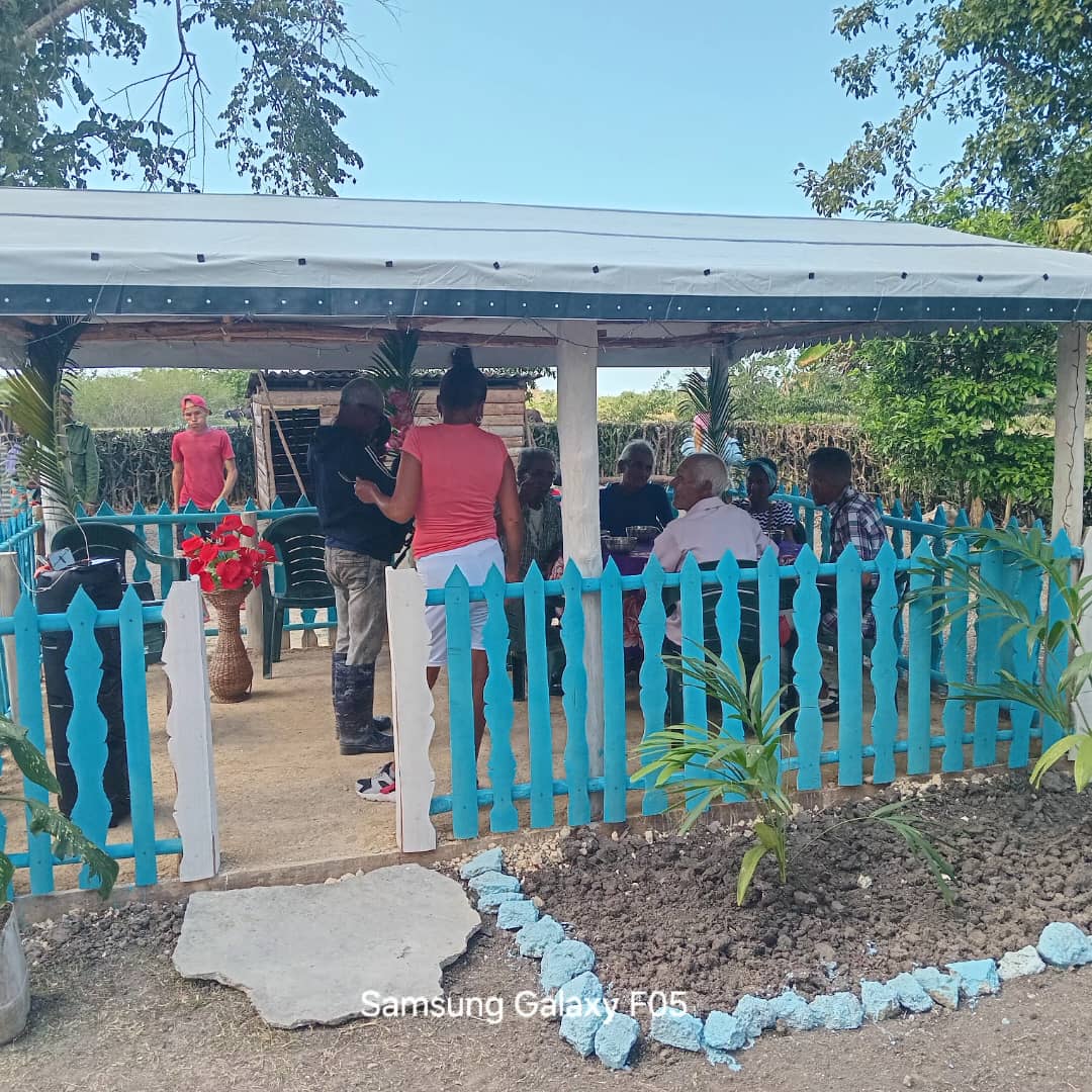YanetsyTerry's tweet photo. #EstaEsLaRevolución. Hogares de alimentación comunitaria, en #ProvinciaGranma,  alternativa para un servicio integral a los más vulnerables. #SíSePuede. @PartidoPCC @AsambleaCuba @PresidenciaCuba @GobiernoCuba @GobiernoGranma @BarceloOrt92635 @InesMChapman @EduardoLopezL65 https://t.co/Erg2yuOJUn