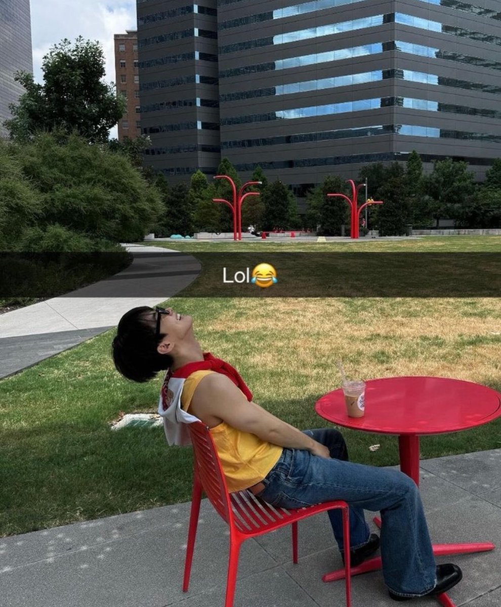 hi hello my name is tweet media