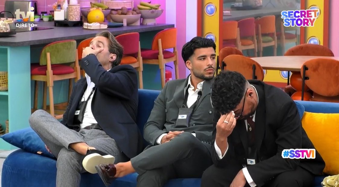 Imagens reais dos portugueses a ouvir a Ana a falar neste momento #sstvi