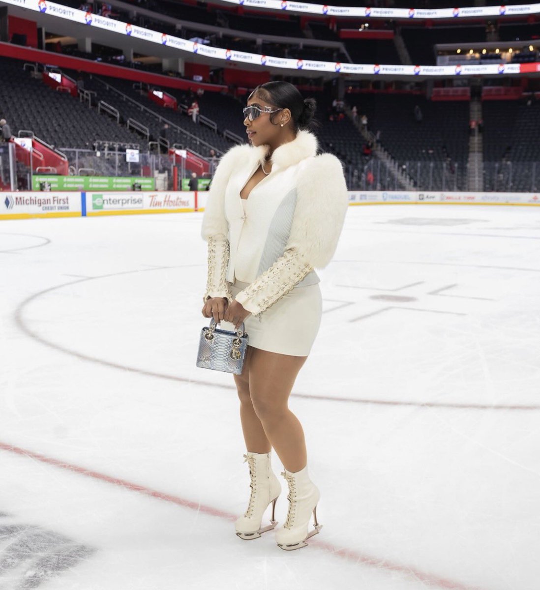 𝓜𝓪𝓻𝓲 ᥫ᭡ tweet media