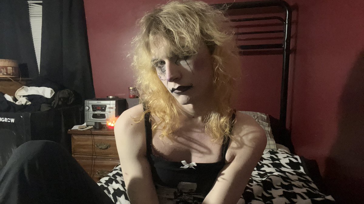 avery | ⚢⚧︎ | first of six tweet media