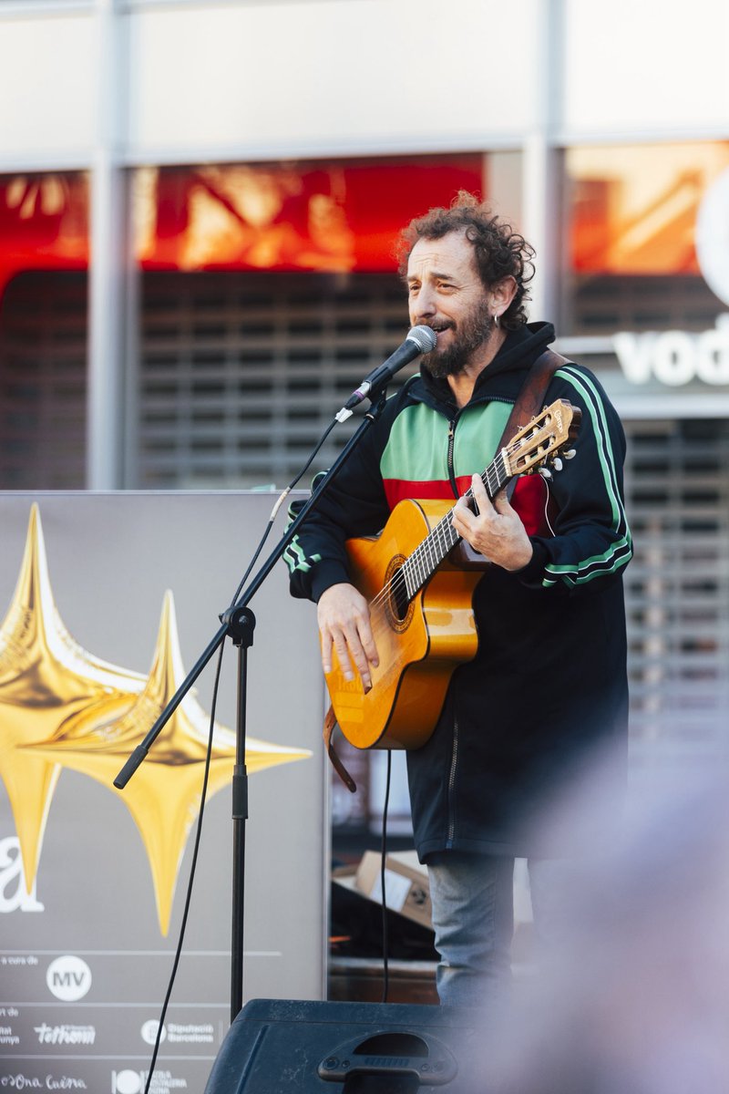MercatRam's tweet photo. Jornada final💛 Això s’acaba… però quin cap de setmana!

Gràcies per omplir Vic i viure el Ram com cal.

Ens retrobem l’any vinent 🌼

#MercatdelRam https://t.co/GFKmThSHRb
