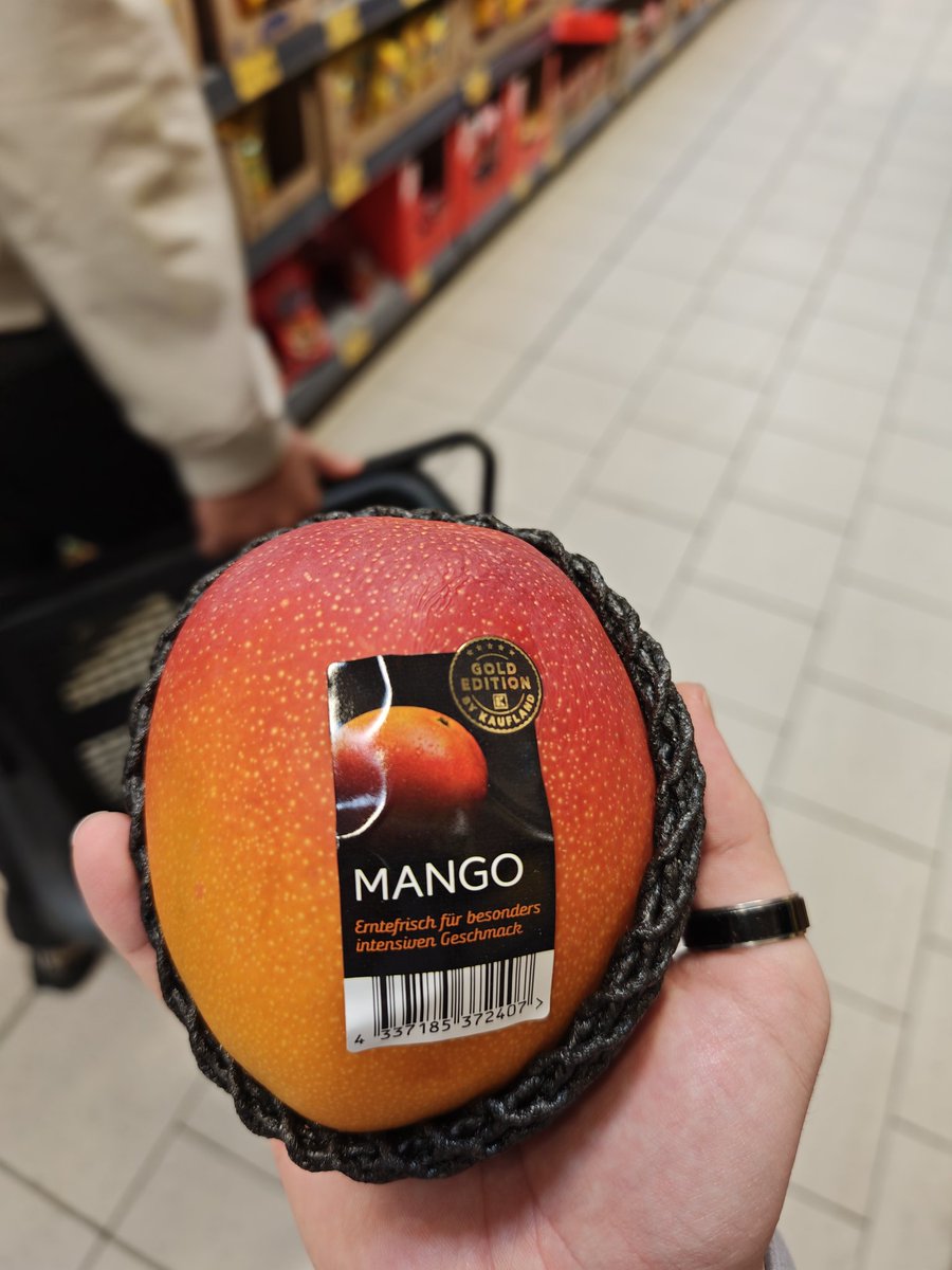 oɹnʇɹⱯ tweet media