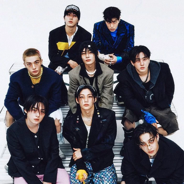 Biggest debuts by Korean acts on Billboard 200 history:  

#1 ARIRANG 641k🆕
#2 MAP OF THE SOUL: 7 422k 
#3 PROOF 314k 
#4 KARMA 313k
#5 DO IT 295k
#6 5-STAR 249k
#7 BE 242k 
#8 ATE 232k
#9 MAP OF THE SOUL: PERSONA 230k 
#10 ROCK-STAR 224k